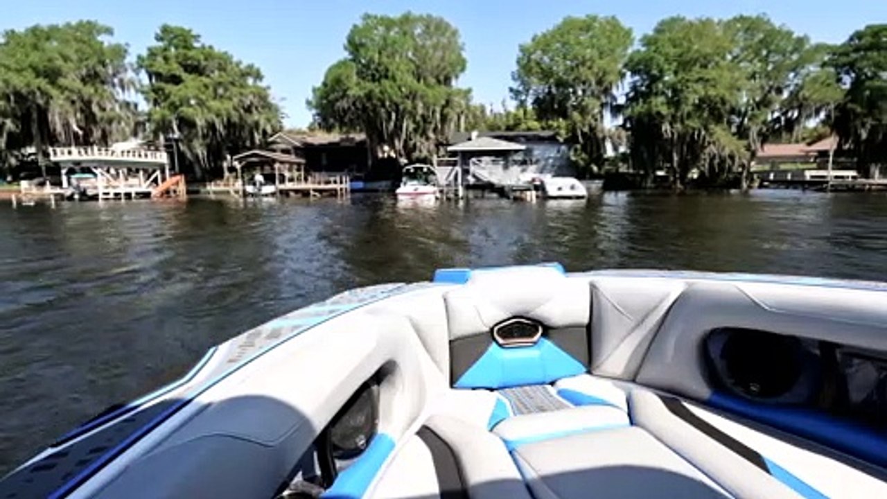 How to Dock Your Boat with Centurion Boats