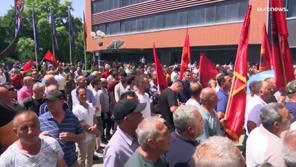 Violentas manifestaciones de los veteranos de guerra en Kósovo