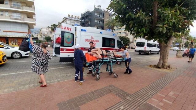 Serinlemek için denize giren turist boğulma tehlikesi yaşadı