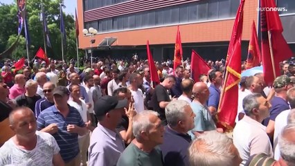 Приштина: столкновения ветеранов с полицией