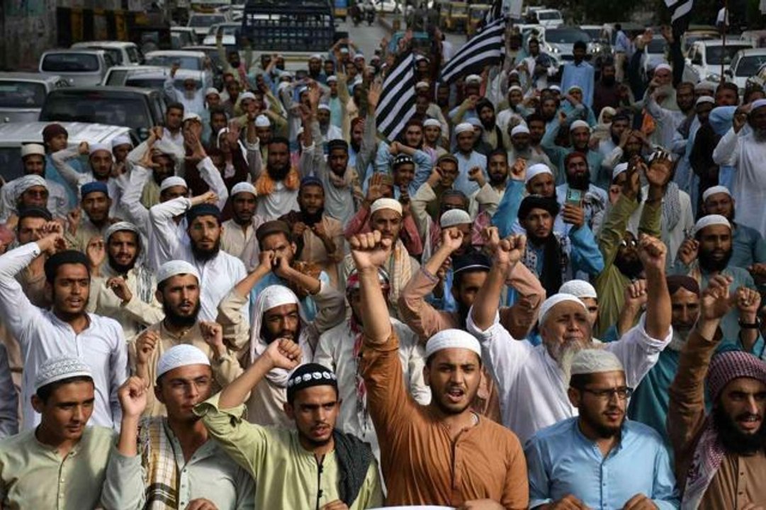 Pakistan'da Hintli siyasinin Hazreti Muhammed'e hakaret etmesi protesto edildi