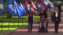 Miles de personas conmemoran el Día D con los veteranos en las playas de Normandía
