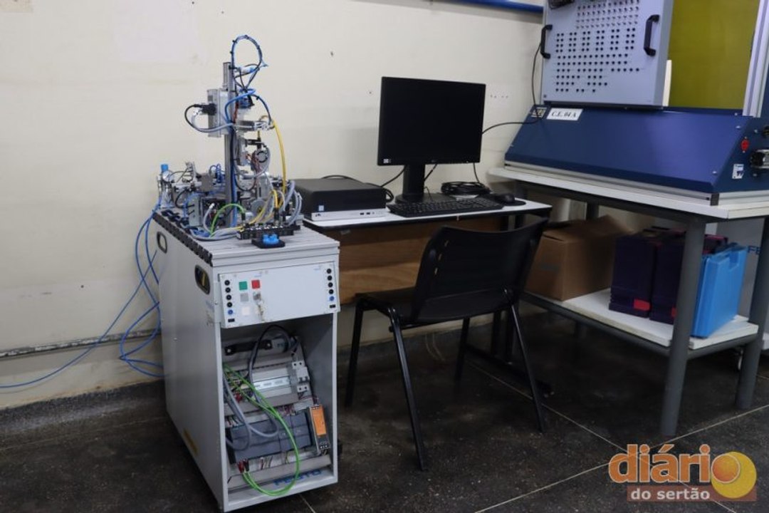 Na volta às aulas, IFPB de Cajazeiras apresenta novo equipamento para engenharias e automação