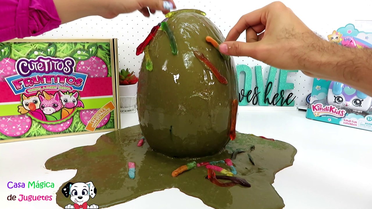 Huevo Sorpresa Gigante de Slime de Lodo con Gusanos+ Nuevos Cutetitos Frutitos + Nuevos Kindikids