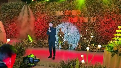 trong đám cưới Mạc Văn Khoa