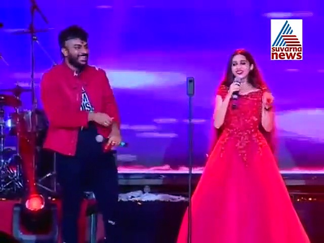 ಯುವದಸರಾ ವೇದಿಕೆಯಲ್ಲೇ ನಿವೇದಿತಾಗೆ ಚಂದನ್ ಶೆಟ್ಟಿ ಪ್ರಪೋಸ್.. ವಿಡಿಯೋ