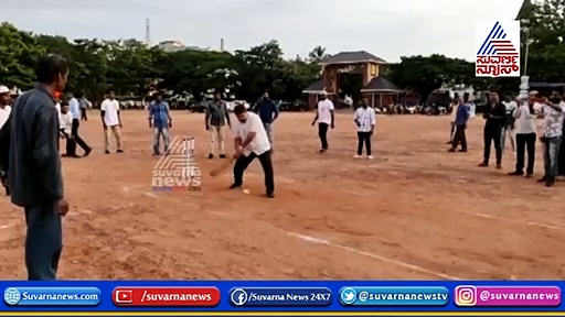 ಬೌಲರ್'ಗಳ ಬೆಂಡೆತ್ತಿದ ಮಂಗಳೂರು ಶಾಸಕ ವೇದವ್ಯಾಸ್ ಕಾಮತ್!