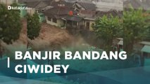 Banjir Bandang Ciwidey Hancurkan Bangunan dan Jembatan | Katadata Indonesia