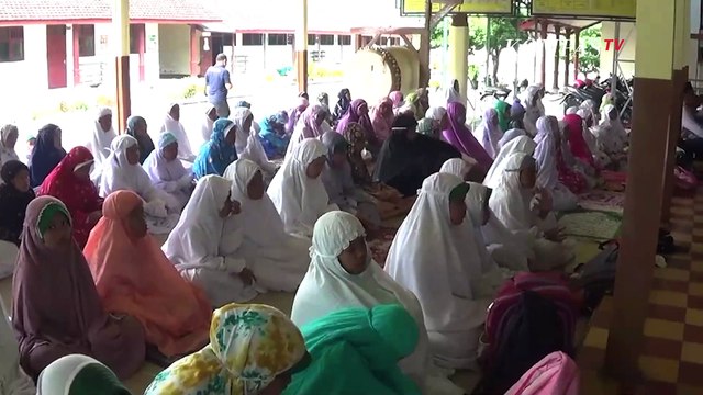 Puluhan Siswa di Kediri Gelar Salat Ghaib untuk Eril, Dilatih Empati pada Sesama Manusia