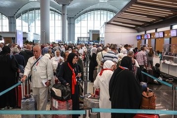 İstanbul Havalimanı'ndan ilk hac kafilesi dualarla uğurlandı