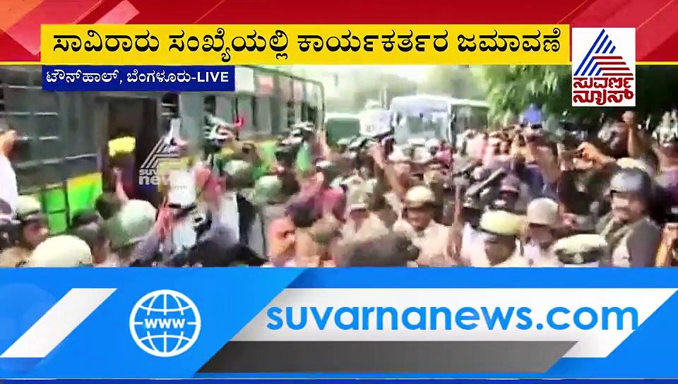 ಪ್ರತಿಭಟನಾ ಸ್ಥಳದಲ್ಲೇ ನಮಾಜ್, ಅಮಿತ್ ಶಾಗೆ ಖಡಕ್ ಎಚ್ಚರಿಕೆ ಕೊಟ್ಟ ಮಹಿಳೆ