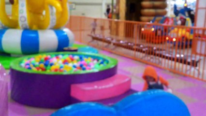 Naik Perahu sambil Lari-lari