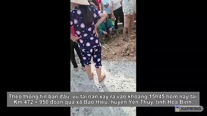 Xe tải tông bẹp nát xe khách