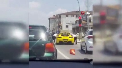 Milyon liralık Ferrari yolda kalınca bakın ne yaptılar
