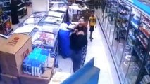 Kadın müşteri kadın çalışanı dövdü