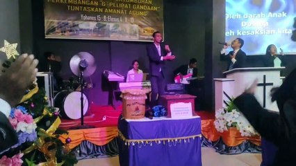 ekspresi sukacita dan bersorak-sorai GBI