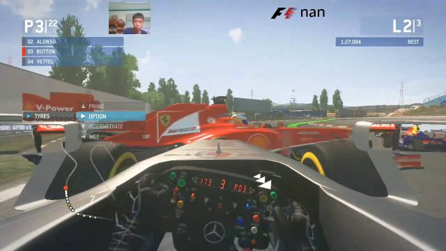 Fernando Alonso menggagalkan Jenson Button untuk meraih podium | F1 2013