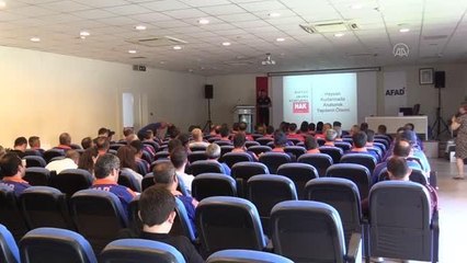 Arama kurtarma ekipleri "can dostlar" için eğitim alıyor