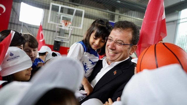 İmamoğlu, 35 okulun spor salonunu hizmete açtı