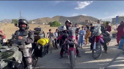Motosiklet tutkunları güvenli buldukları Afganistan'ı geziyor