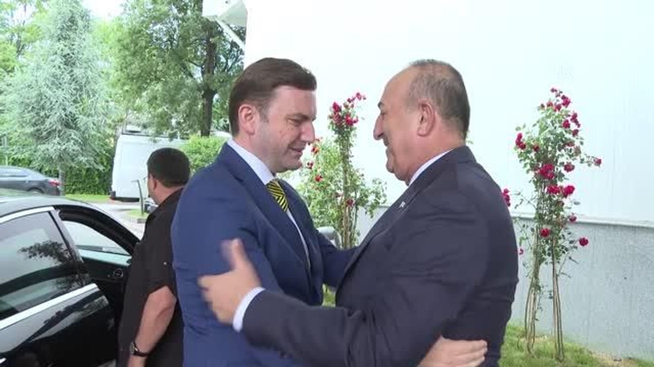 Çavuşoğlu, Kuzey Makedonya Dışişleri Bakanı Osmani ile görüştü