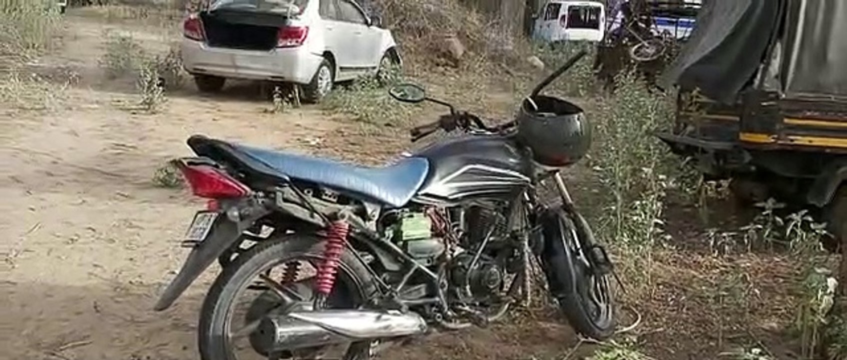 ट्रेलर व बाइक की भीषण भिडंत में खाटूश्यामजी दर्शन कर लौट रहे पिता व दो बच्चों की दर्दनाक मौत, नोएडा से बाइक पर आया था परिवार