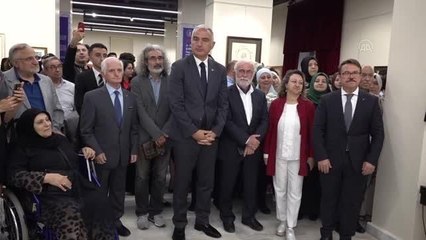 Bakan Ersoy, 21. Devlet Türk Sanatları Yarışmasında dereceye girenlere ödüllerini verdi