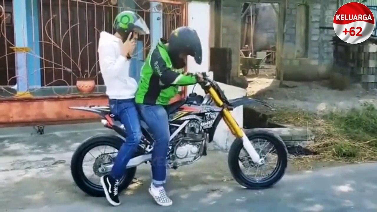 VIDEO LUCU BIKIN NGAKAK WARGA +62 PART 1