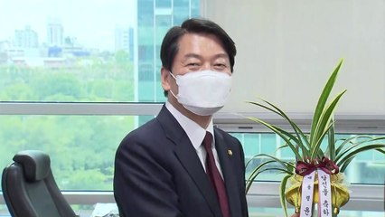 尹, 이진복 정무수석 통해 안철수-이재명에 축하 난 전달 / YTN