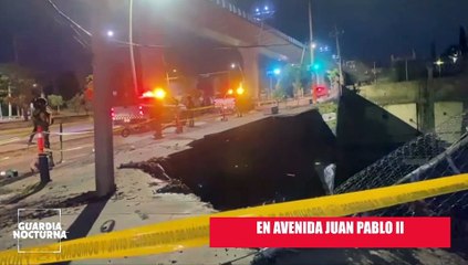 Un tremendo socavón se abrió sobre avenida Juan Pablo II