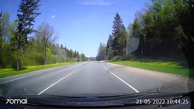Heavy Braking After Overtaking Causes Accident