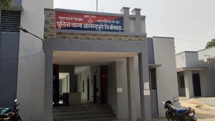 दस डेटोनेटर, अमोनिया नाईट्रेट, गीली लकड़ी से भरा ट्रक और अवैध शराब बरामद