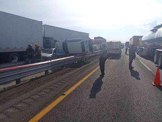 Meksika'da en az 20 araç birbirine girdi: 2 ölü, 40 yaralı