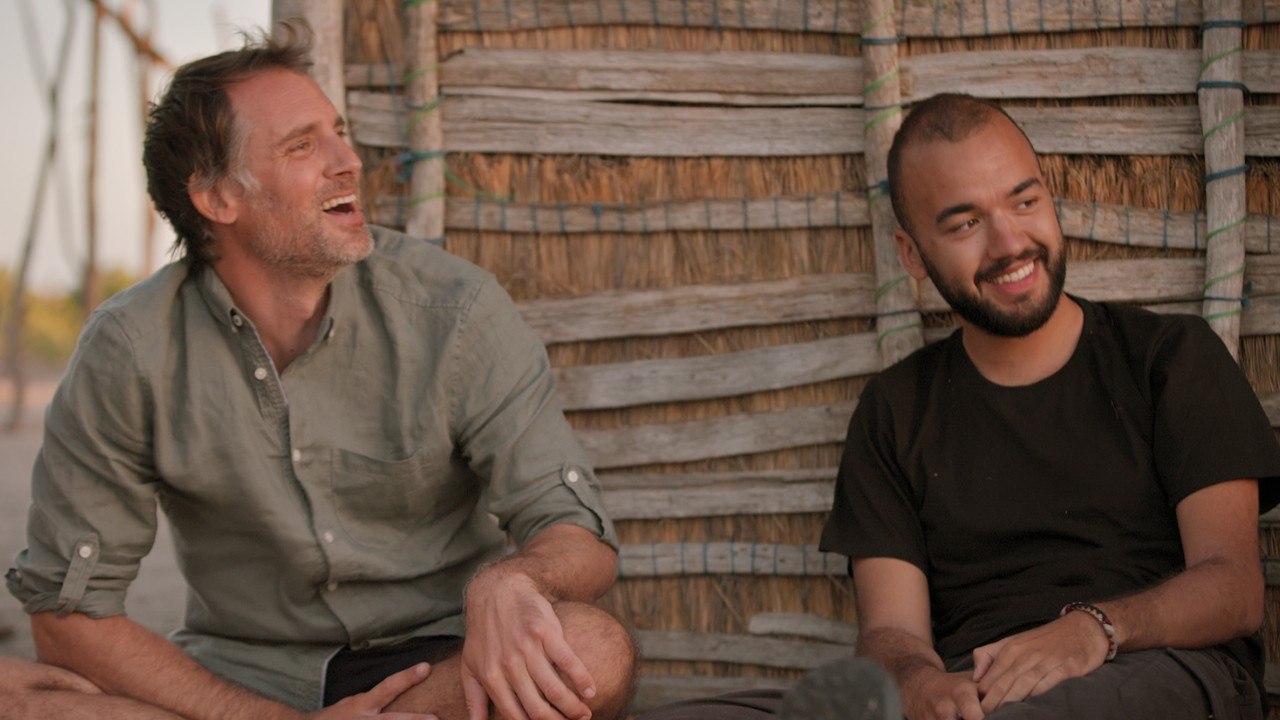 GALA VIDÉO - INTERVIEW - Oli et Raphaël de Casabianca (Rendez-vous en terre inconnue) : « Les Vezo nous ont offert une belle leçon de vie "