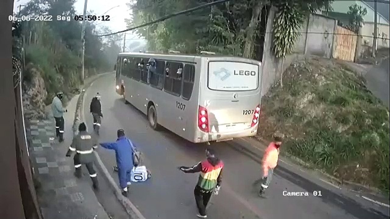 Ladrón recibe una paliza al intentar robar a mujer