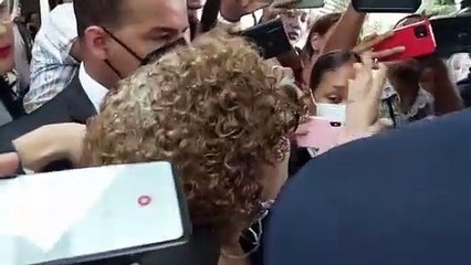 Procuradora reacciona airada con la prensa en velatorio de Jorge Mera