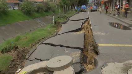 En imágenes: el gigantesco hueco que se abrió en la calle tercera con carrera 60 en Bogotá