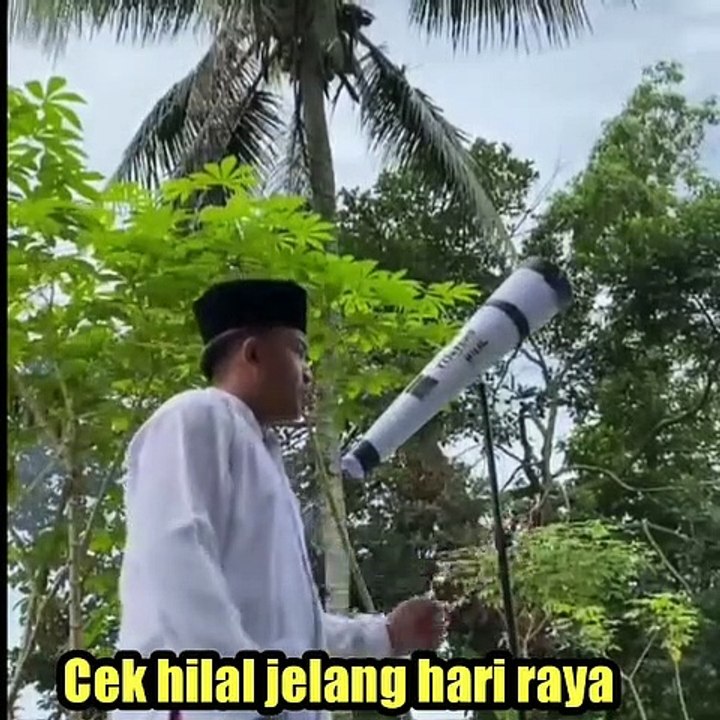 Nonton hilal, ehhh hilal.y nyasar