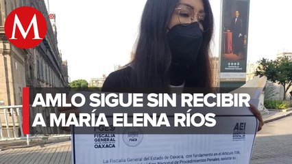 Saxofonista atacada con ácido protesta frente a Palacio Nacional en CdMx por segunda vez
