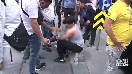 İETT otobüsü gençlere çarpıp kaçtı