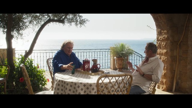 LES VOLETS VERTS Film - Gérard Depardieu, Fanny Ardant, Stéfi Celma et Benoît Poelvoorde