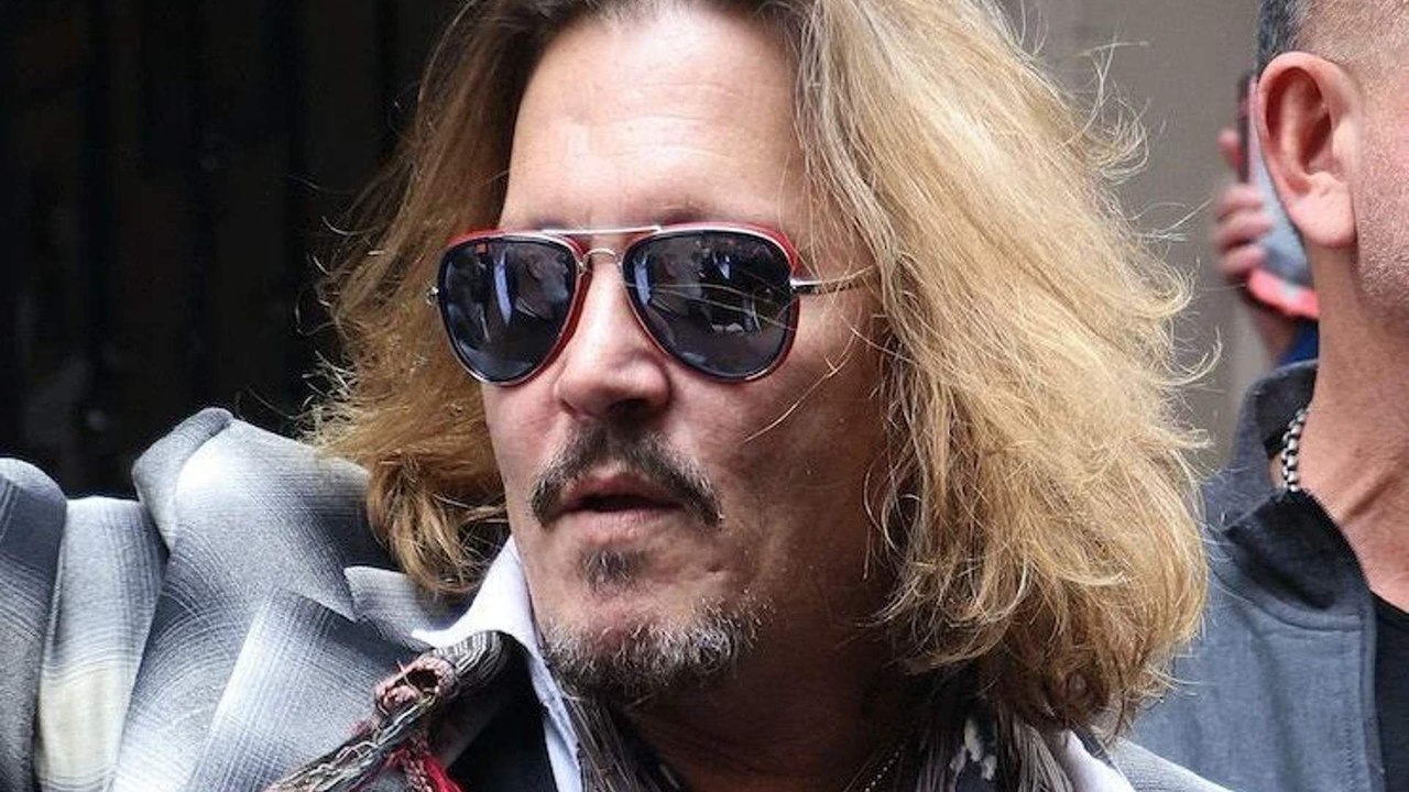 Johnny Depp remercie ses fans pour leur soutien, Amber Heard réagit