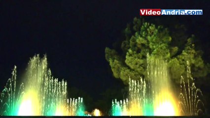 Andria: la Madonna dell'Altomare compare tra le fontane danzanti e giochi d'acqua in occasione della festa in suo onore - FOTO e VIDEO dello spettacolo