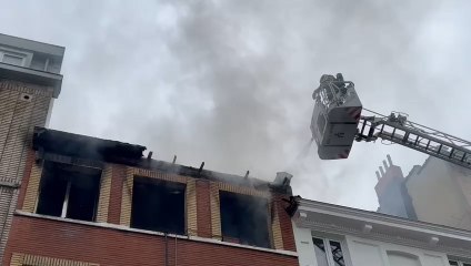 Une maison inhabitable à la suite d'un feu de toiture à Saint-Gilles