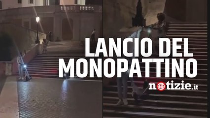 Roma, lancia monopattino sugli scalini a Trinità dei Monti: denunciata turista statunitense