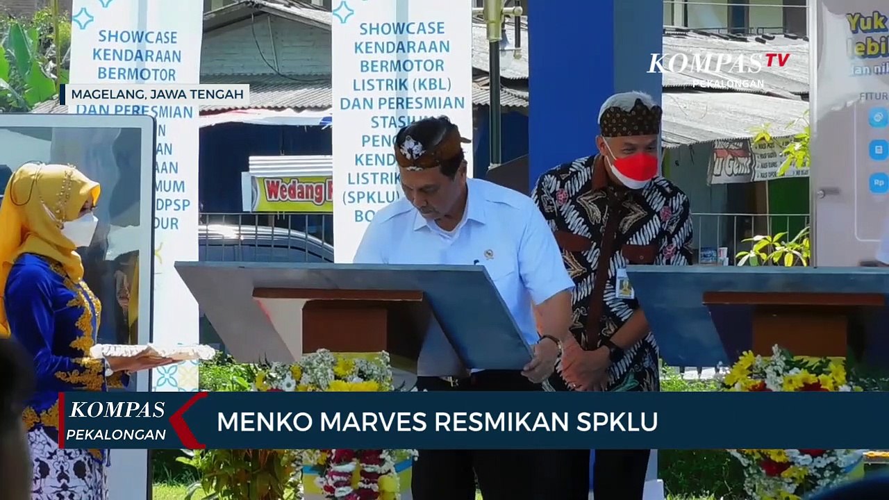 Menko Marves Luhut Resmikan Stasiun Pengisian Kendaraan Listrik Umum