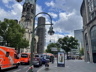 Berlin'de bir kişinin aracını yayaların üzerine sürmesi sonucu çok sayıda kişi yaralandı
