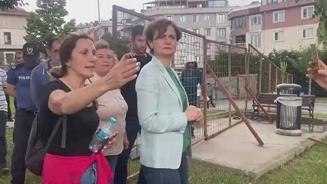 Kaftancıoğlu, iş makinelerinin girdiği parkta incelemelerde bulundu