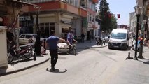 GAZİANTEP - Baltayla kendisine zara vermek isteyen şahsı polis ikna etti