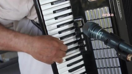 Malatyalı Mızıka Sanatçısı Kasap, Kanserden Yitirdiği Arkadaşlarının Anısını Müzik Yaparak Yaşatıyor